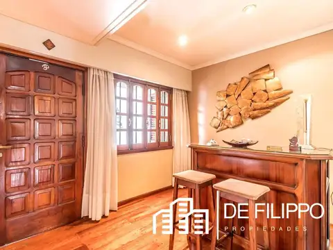 Casa 6 ambientes con 4 baños