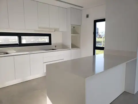 Casa en Venta en Mar Del Plata, USD 399.000