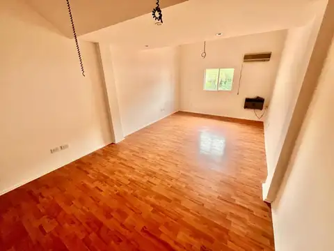 Oficina en Alquiler- Independencia 4734 - V Ballester centro