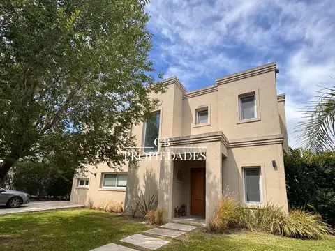 Venta de Casa en Ayres Plaza, 3 dormitorios, escritorios, Pi