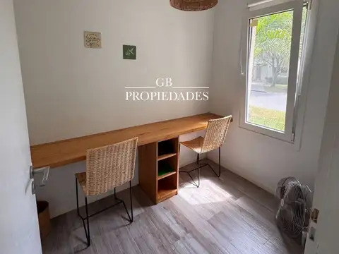 Casa en Venta con 4 cocheras