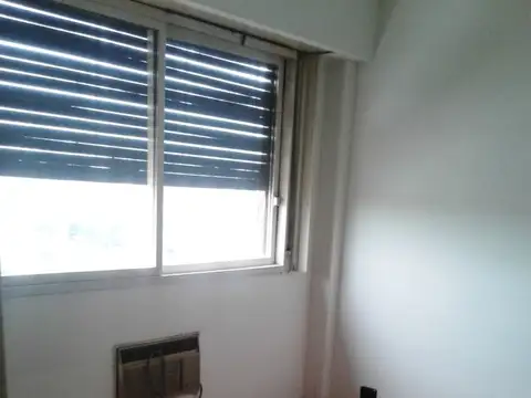 Suipacha 300, Piso 12