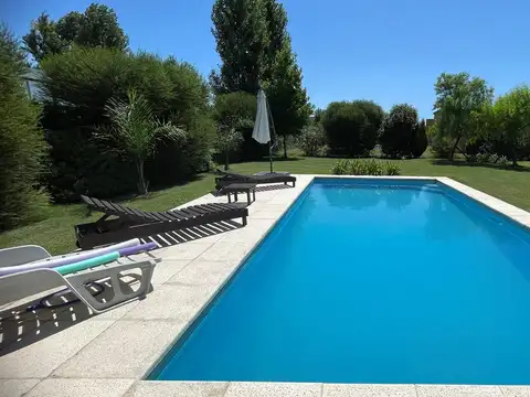 Casa 5 ambientes con 3 baños