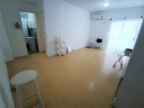 Departamento de 2 ambientes en complejo a 1 cuadra de Av. Mitre