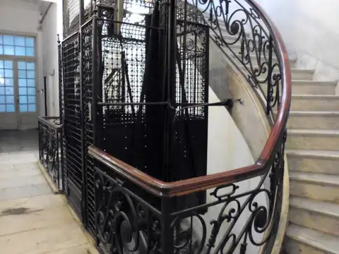 Oficina 9 ambientes con 9 baños