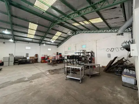 Galpon en Venta 30  mts Frente