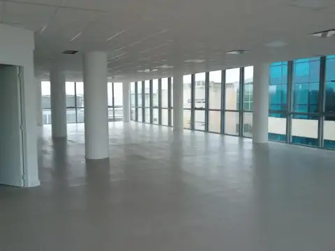 Oficina en Venta con 6 cocheras