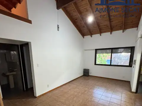 Depto Tipo Casa en Alquiler de 2 ambientes
