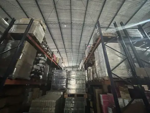 Galpón en VENTA con renta en Paternal