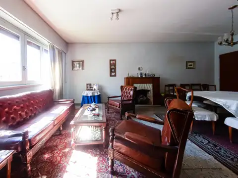CASA 5 AMB VENTA SAENZ PEÑA CON GARAGE Y PARQUE