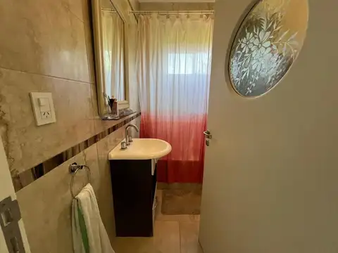 CASA QUINTA EN VENTA CON PARQUE Y PILETA