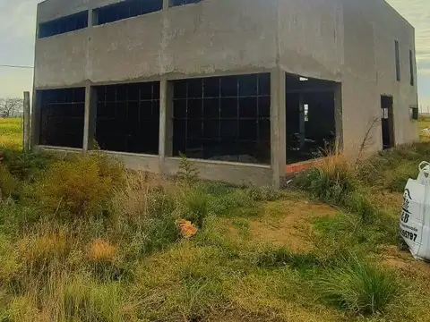 Moderna casa a terminar Altos de