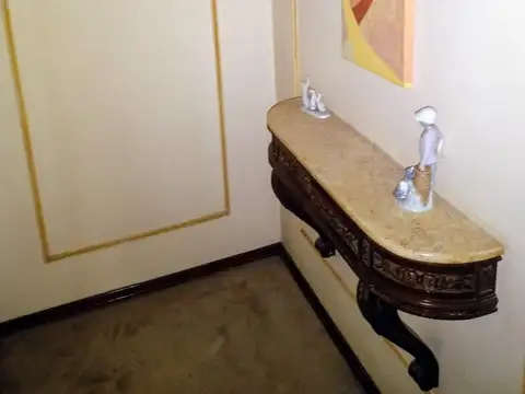 Camacuá 100, Piso 8