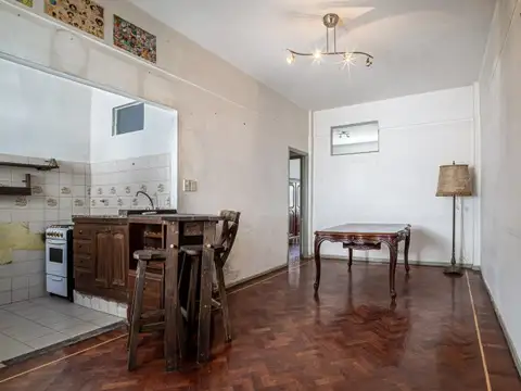 av varela 100 , Piso 2