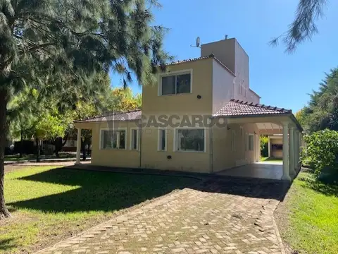 Casa 4 ambientes con 4 baños