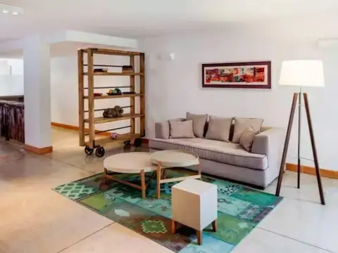 Avenida del Libertador  al 13600