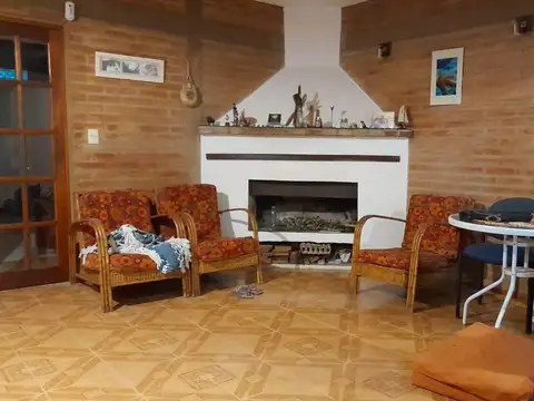 Casa 7 ambientes con 3 baños