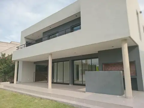 Casa en Venta en Haras Santa Maria, USD 220.000