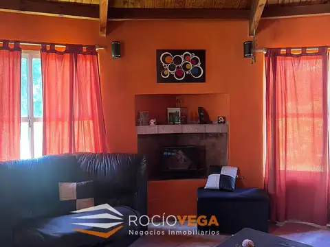 Casa 4 ambientes con 2 baños