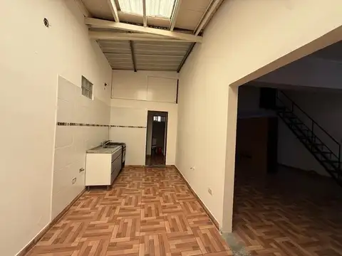 CASA EN VENTA DE 6 AMBIENTES EN LA TABLADA