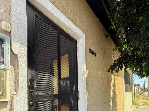 CASA EN VENTA DE 6 AMBIENTES EN LA TABLADA