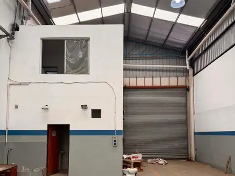 Galpon en Venta en Loma Hermosa, USD 300.000