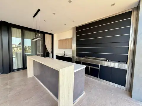 Casa en  VENTA, 8 ambientes, 5 dormitorios, con muelle, Puertos Costas, Escobar