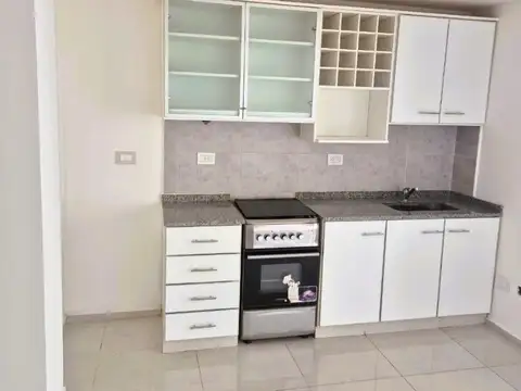 ZONA FACULTADES. Monoambiente divisible de 40 m² con Lavadero y amplio Balcón.