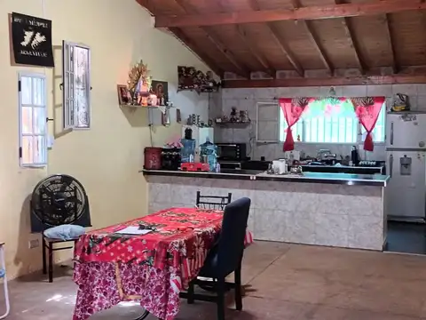 Casa 3 ambientes con 1 baño