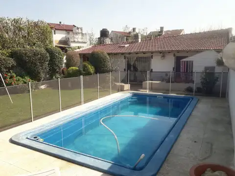 Venta Casa 4 Ambientes Villa Bosch Parque y pileta