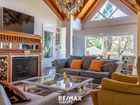 Casa 4 ambientes con 3 baños