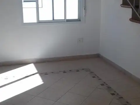 Depto Tipo Casa en Venta en Carhue, USD 79.000