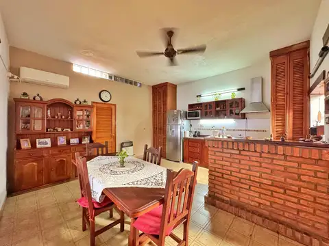 Casa 5 ambientes con 2 baños