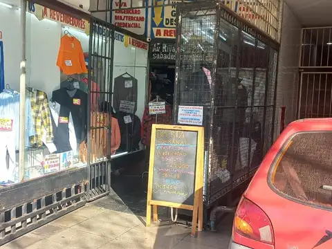 Av Rivadavia y Pueyrredon- Once- Pza Miserere- Local en Venta