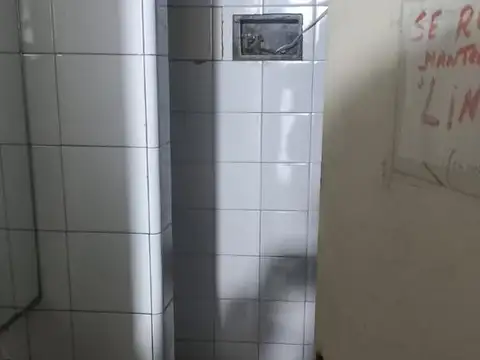 Av Rivadavia y Pueyrredon- Once- Pza Miserere- Local en Venta