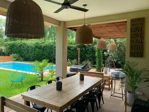 Casa 4 ambientes con 3 baños