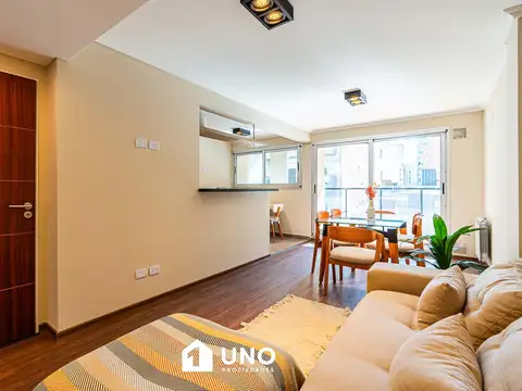 Catamarca y España - Amplio Dpto de 2 Dormitorios Externo. Cochera disponible.