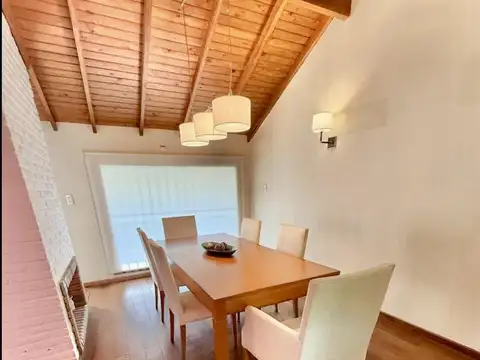 Casa 5 ambientes con 2 baños