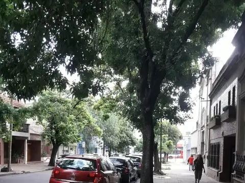 DEPARTAMENTO P.BAJA  61 9 Y 10 2 PATIOS PERMUTA todo planta baja