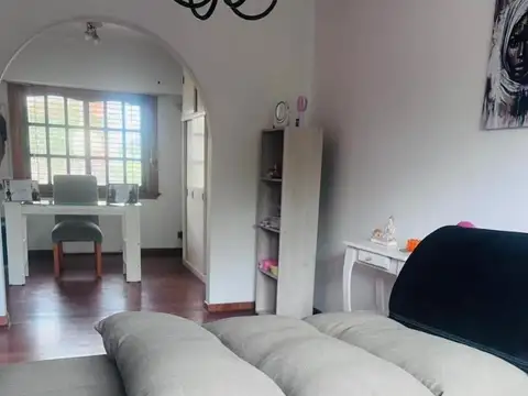 Colectora 12 De Octubre 861