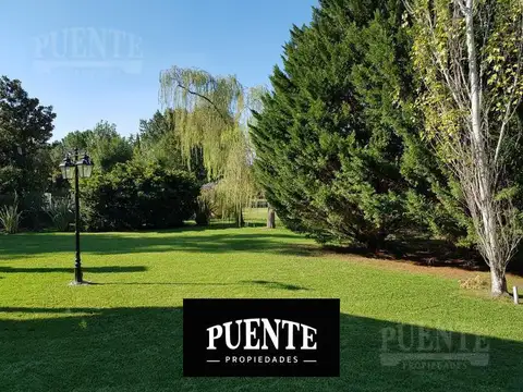 Casa en Venta en Saint Thomas lote doble, 5 dormitorios, esc. , play. y dependencias