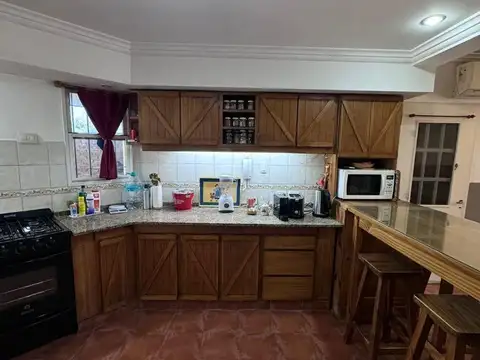 VENTA CASA 5 AMB FONDO Y PILETA