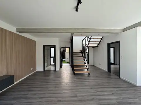 Casa en Venta con 1 cochera