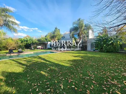 Casa Venta 5 Dormitorios Lote de 1724 m2 Barrio Villa Rosa Pilar