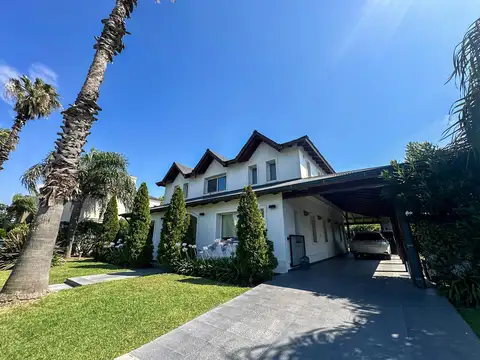 Venta Casa en San Marino (Funes Hills)