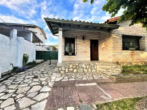 Excelente Casa en venta de 3 ambientes en Ranelagh