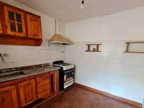 ALQUILER DE DEPTO PH 2 AMB. EN VILLA INSUPERABLE. SIN EXPENSAS 