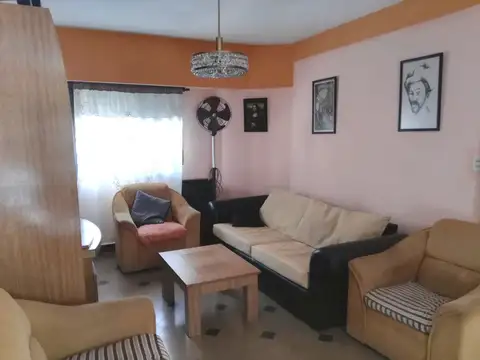 Casa de 5 Ambientes con Cochera Doble Patio y Terraza