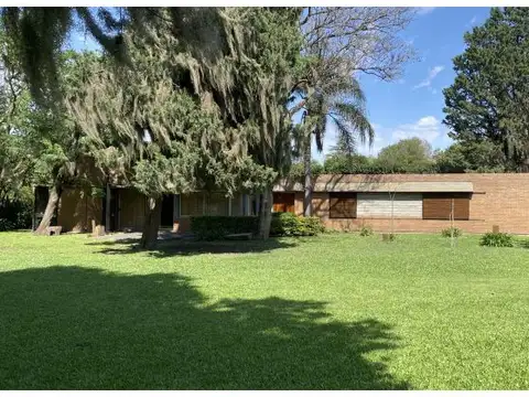 Casa 7 ambientes con 3 baños