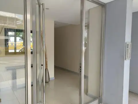 Monoambiente amplio en excelente ubicaciòn